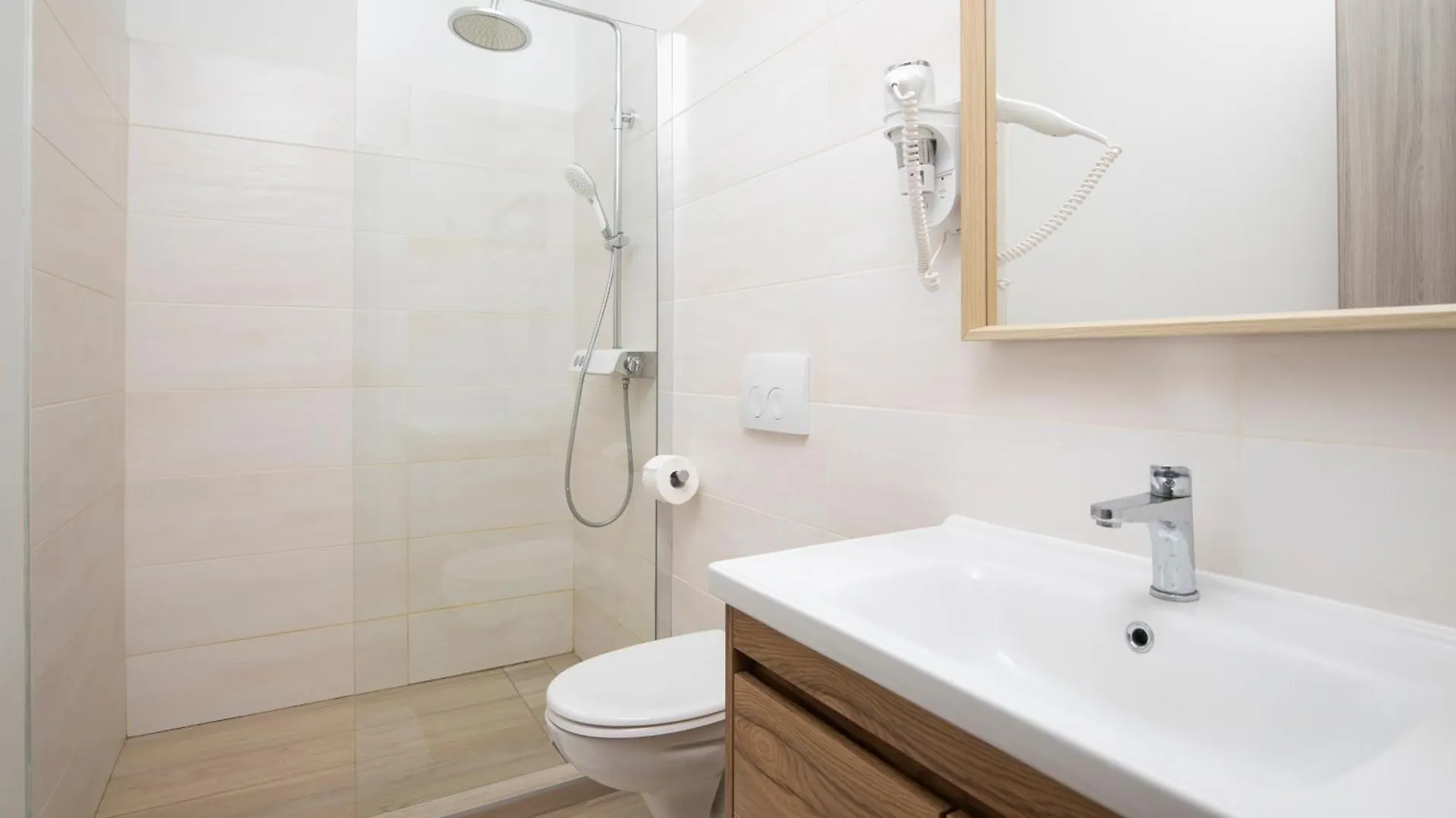 Apartmant & Rooms Villa Rosa Medulin 4*, Pomer Croatia