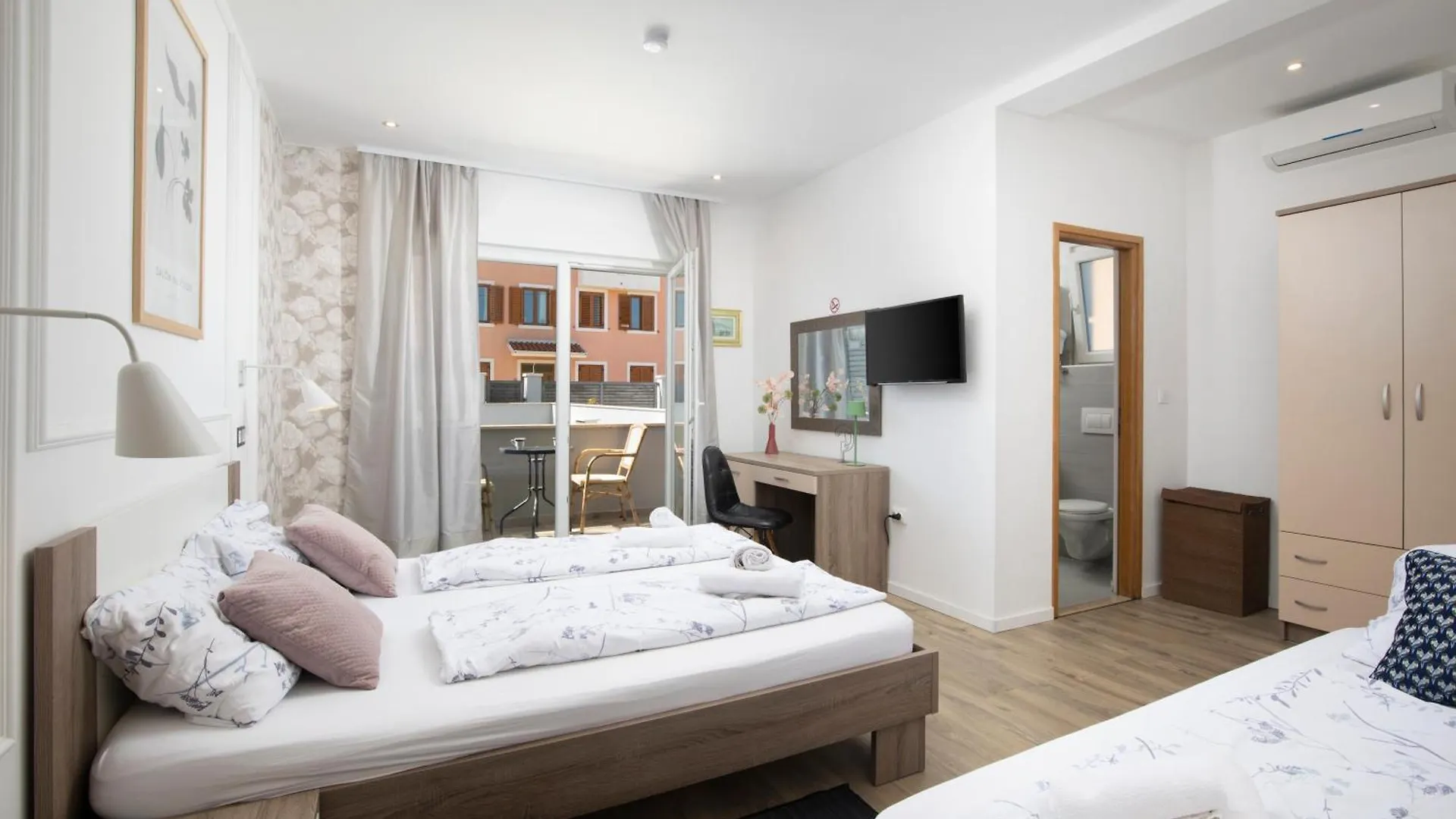 Apartmant & Rooms Villa Rosa Medulin Gostinjska kuća