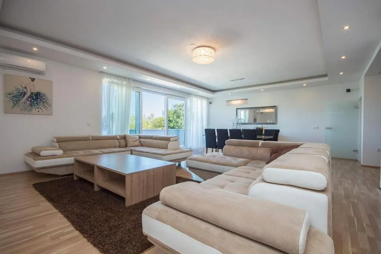 Apartmant & Rooms Villa Rosa Medulin Pomer Guest house