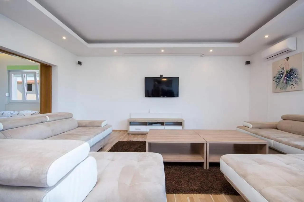 Guest house Apartmant & Rooms Villa Rosa Medulin Pomer